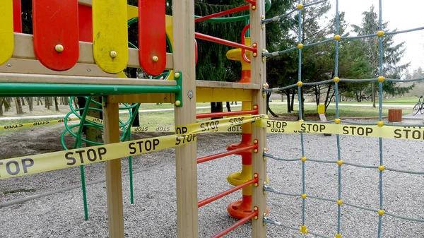 Los Parques Infantiles Los Campos Deportivos Están Prohibidos Debido Cuarentena — Foto de Stock