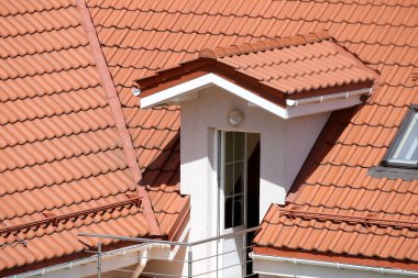 modern döşenmiş çatı bir ev için 