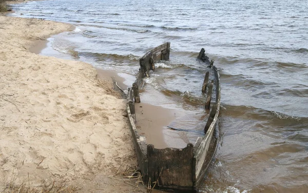 Bateau Bois Cassé Sur Rive Lac Kaunas Lituanie — Photo