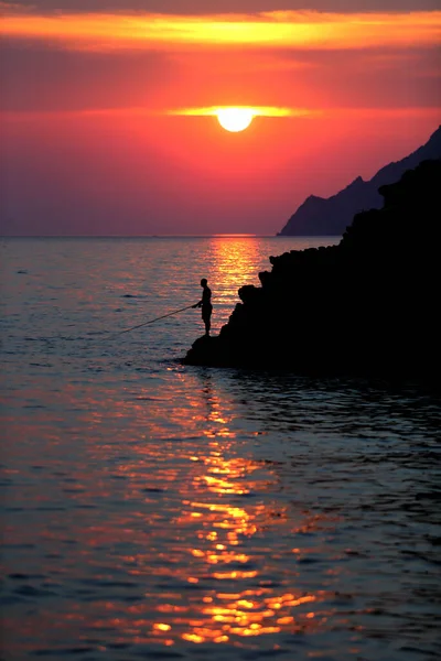 Sunset Sea Man Silhouette Sun Reflection Water Italy — Stock Photo, Image
