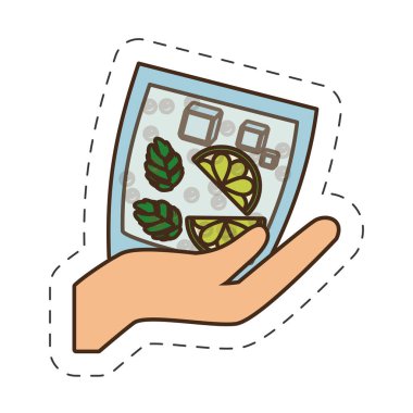 Cam bardak kokteyl içki tutan el