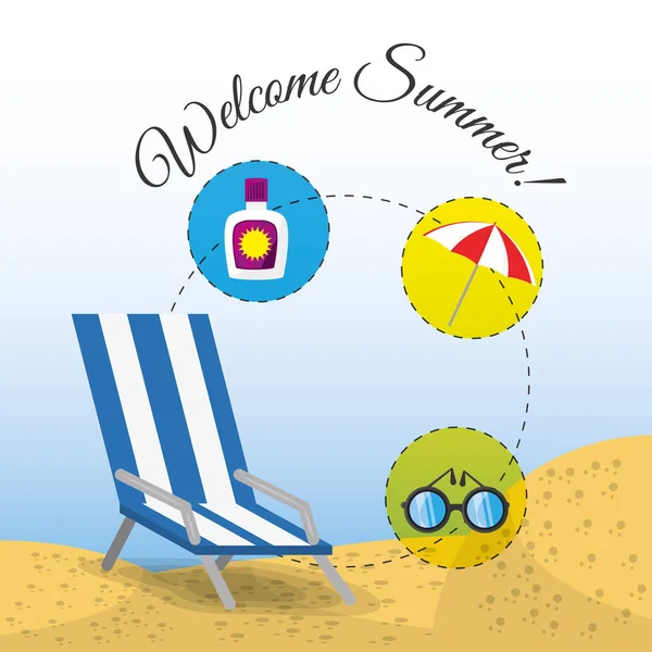 Lato parasol, Okulary przeciwsłoneczne, krzesło i krem do opalania nad piasek piękny plaża słoneczny — Wektor stockowy
