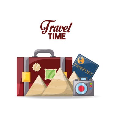 evrak çantası ile pasaport ve fotoğraf makinesi