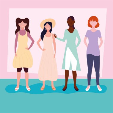 Farklı pozlarda duran kadınlar