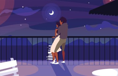 Denize bakan birbirine aşık bir çift.