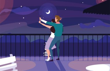 Denize bakan birbirine aşık bir çift.