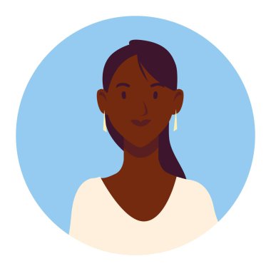 Mavi arka plan çemberindeki genç kadın