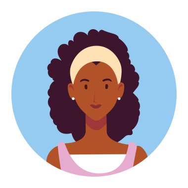 Mavi arka plan çemberindeki genç kadın