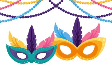 Tüylü ve kolyeli Mardi Gras maskeleri.