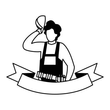 Beyaz arka planda ekipmanı olan üniformalı bir teknisyen.