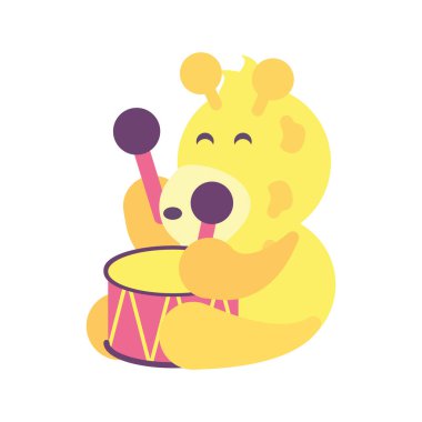 Beyaz arka planda davul oyuncağı olan zürafa, bebek oyuncakları