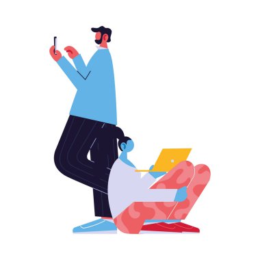 Çift farklı elektronik araçlarla çevrimiçi bağlandı