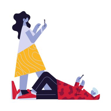 Çift farklı elektronik araçlarla çevrimiçi bağlandı