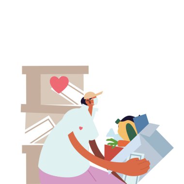 Teslimatçı yüz maskeli müşteriye doğru gidiyor.