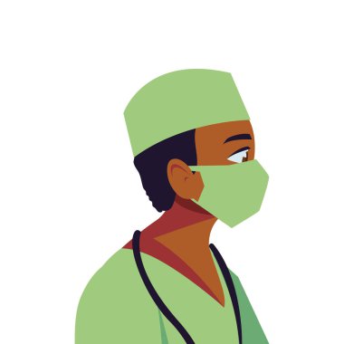 Üniformalı ve maskeli bir doktor.