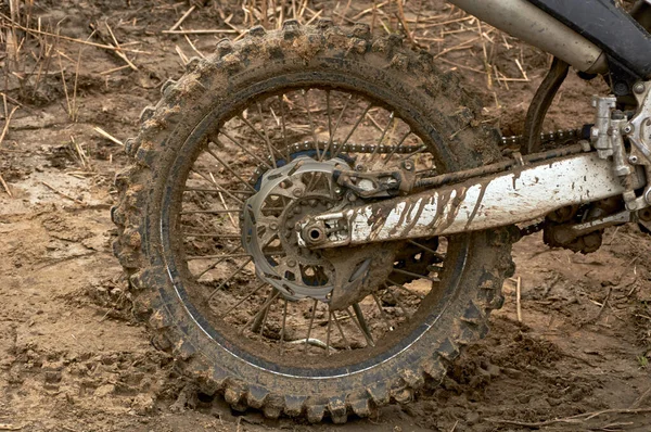 Roda Uma Motocicleta Cross Country Esportes Depois Uma Corrida Areia — Fotografia de Stock