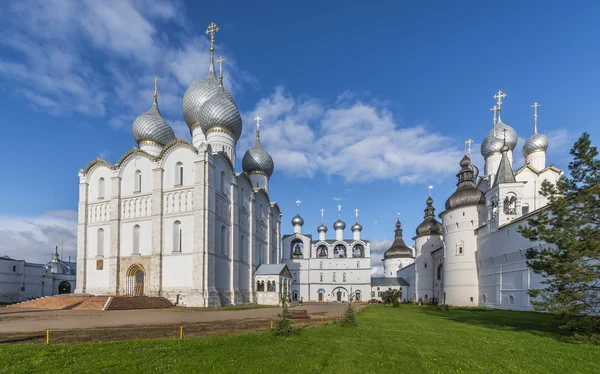 Place de la cathédrale de Rostov Kremlin . — Photo