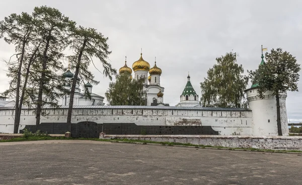 Heliga Treenighetens kloster Ipatiev. — Stockfoto