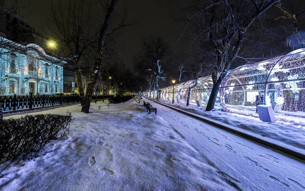 Uusi vuosi ja joulun valaistus koristelu kaupungin. Venäjä , — kuvapankkivalokuva