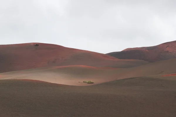 Deserto paisagem vulcânica de pedra em Lanzarote, Ilhas Canárias — Fotografia de Stock