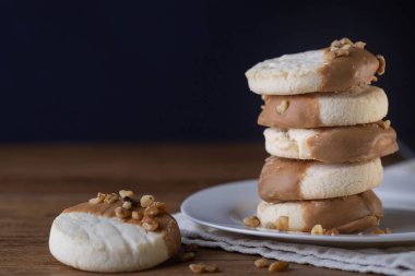 Akçaağaç daldırılmış kurabiye