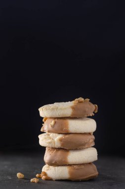 Akçaağaç daldırılmış kurabiye