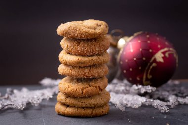 Noel zencefilli pekmezli kurabiye ve kristalize şeker. 