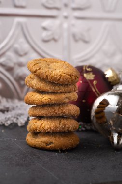 Noel zencefilli pekmezli kurabiye ve kristalize şeker. 