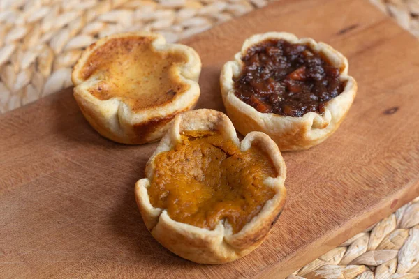 Turta üçlüsü - balkabağı, kıyma ve tereyağlı tart