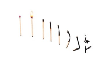 Kibrit. Kibritleri yakmanın etkisi azalan bir grafiğe benziyor. Bir kaynağı yok etmek, yok etmek ya da tüketmek. Gençlikten yaşlılığa konsept. Kötü alışkanlıklar kavramı