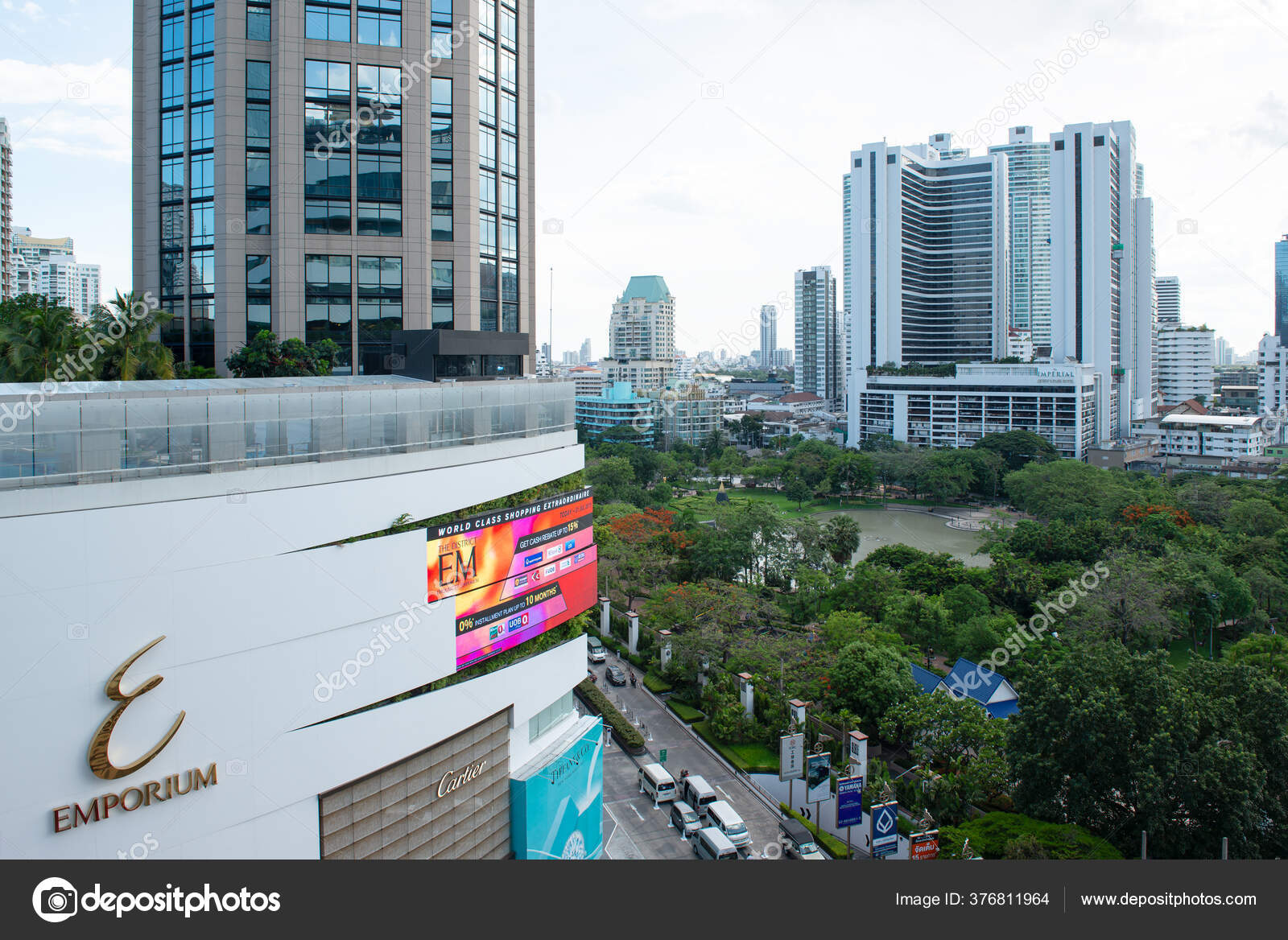 Bangkok Thailand May 2015 Emporium Shopping Mall Luxury Shopping Center –  Stock Editorial Photo © topspeedz #376811964