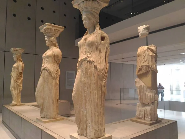 Antik Dünya 'nın arkeolojik bulguları. Hellas 'ın başkentinde antik antik heykeller. Arkeoloji Müzesi. Atina. Yunanistan.