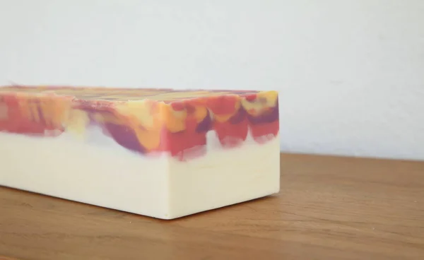 手作り冷製プロセス桃石鹸を展示 — ストック写真