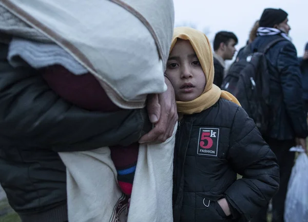 Fevereiro 2020 Edirne Turquia Migrantes Esperam Redor Fronteira Turquia Grécia — Fotografia de Stock