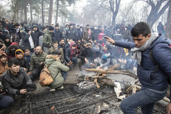 Februar 2020 Edirne Türkei Migranten Warten Der Türkisch Griechischen Grenze Stockfoto