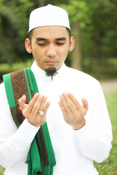 Closeup shot of muslim man — Stock Photo, Image