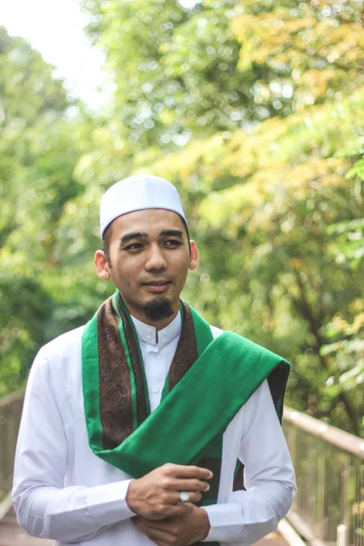 Uomo musulmano sorridente — Foto Stock