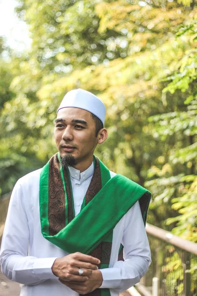 Ler muslimsk man — Stockfoto