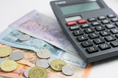 Not Ringiti Malezya banka ve hesap makinesi