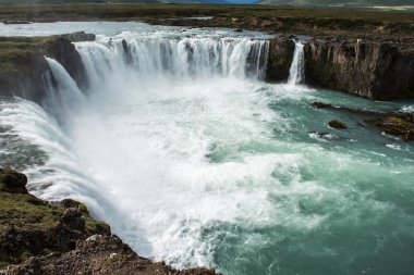 Şelale Godafoss İzlanda üzerinde