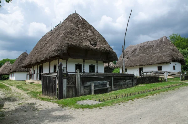 Typický dům v tradičních vesnic - skanzen Stock Obrázky