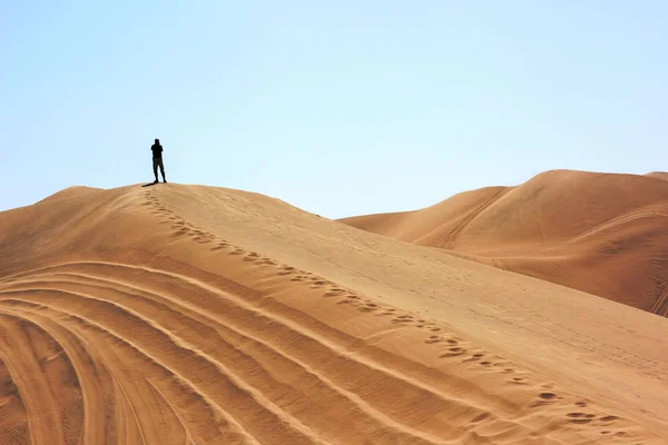 The man in Huacachina desert dunes — Stock Photo, Image