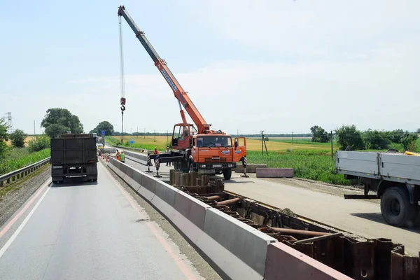 Stavropol Rusia Junio 2019 Construcción Una Nueva Carretera Equipo Pesado — Foto de Stock