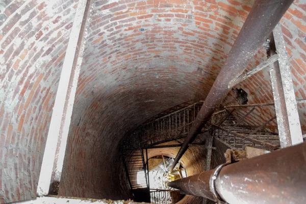 Château Eau Rouillé Vue Intérieure Haut Bas Une Vieille Pompe — Photo