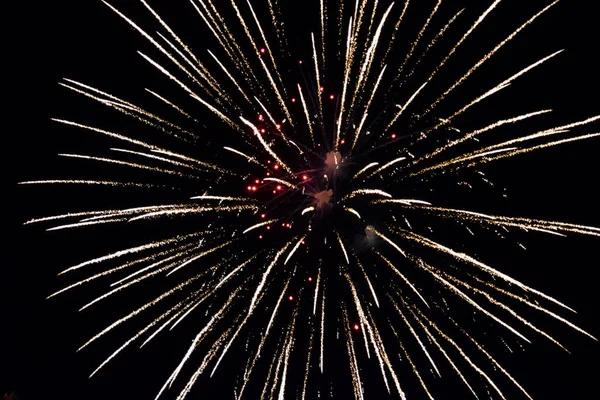 Feestelijke Groet Aan Nachtelijke Hemel Explosies Van Vuurwerk Pyrotechniek Lucht — Stockfoto