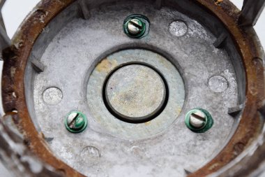 Sovyet konuşmacısının manyetik sistemi 20gds-3. Parçalanmış orta menzil hoparlörü.