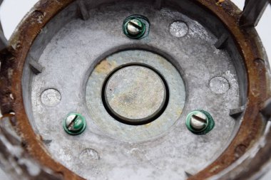 Sovyet konuşmacısının manyetik sistemi 20gds-3. Parçalanmış orta menzil hoparlörü.