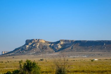 Kırım yarımadasındaki masa beyaz dağları. Beyaz kayalıklar.