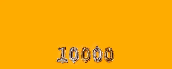 000 Followers Numérotent Les Ballons Papier Aluminium Sur Fond Jaune — Photo