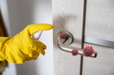 Coronavirus, covid 19 koruma. El dezenfekte ve temizlik kapı kolu antibakteriyel ıslak mendillerle Coronavirus sırasında virüslere, mikroplara ve bakterilere karşı korur